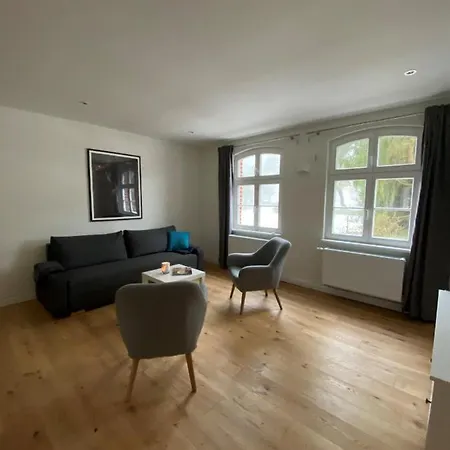 Forsthaus Zartwitzer Hütte *